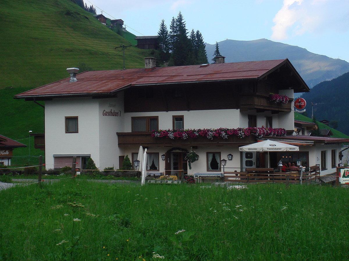 Junser Gasthausl Hotel Tux Exterior photo